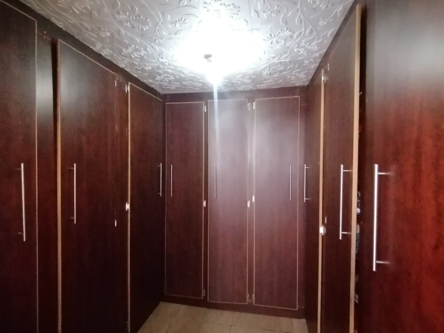 3 Bedroom Property for Sale in Roosheuwel Ext 2 North West